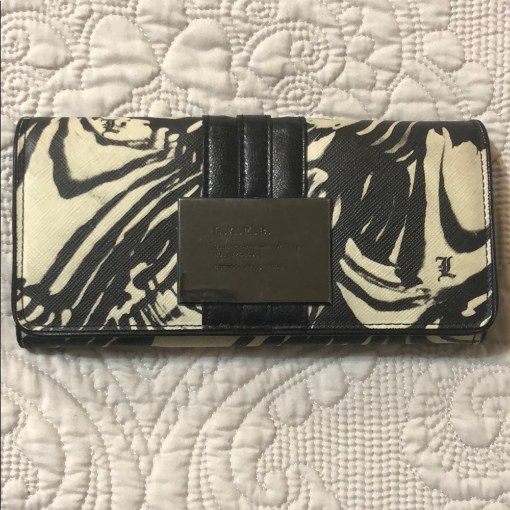 L.A.M.B. Wallet